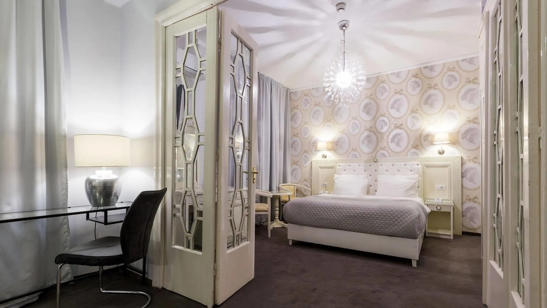 Vila Cornelia Bukarest 3*,  Rumänien
